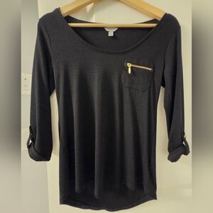 Guess Top With Gold Hardware. Size XS.